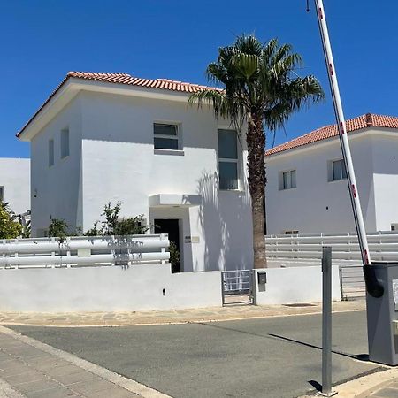 VILLA KOLIBRI cd1 MYTHICAL SANDS RESORT Paralimni Exterior foto